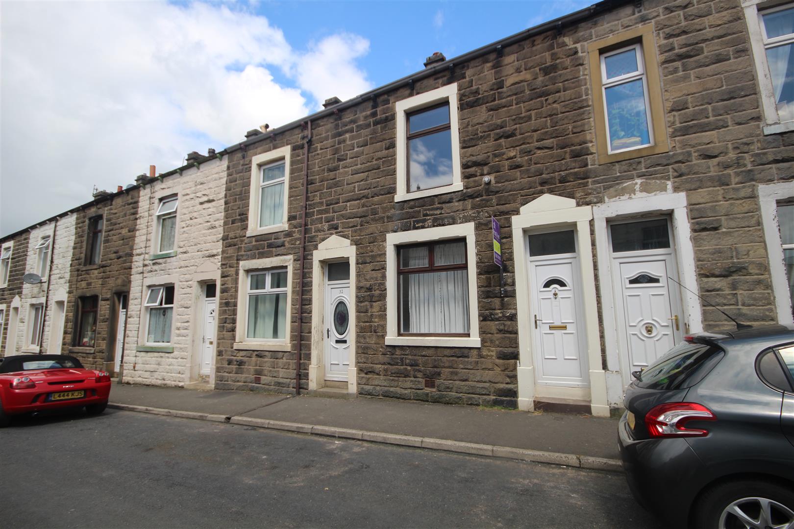 3 bedroom mid terrace house To Let in Barnoldswick - IMG_6868.jpg